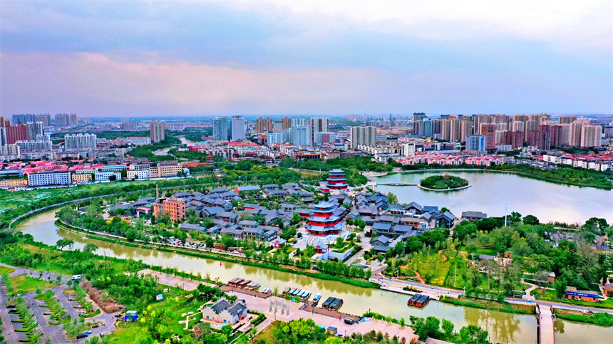 在沧州市区,大运河穿城而过,滋养了两岸儿女。宗增顺摄